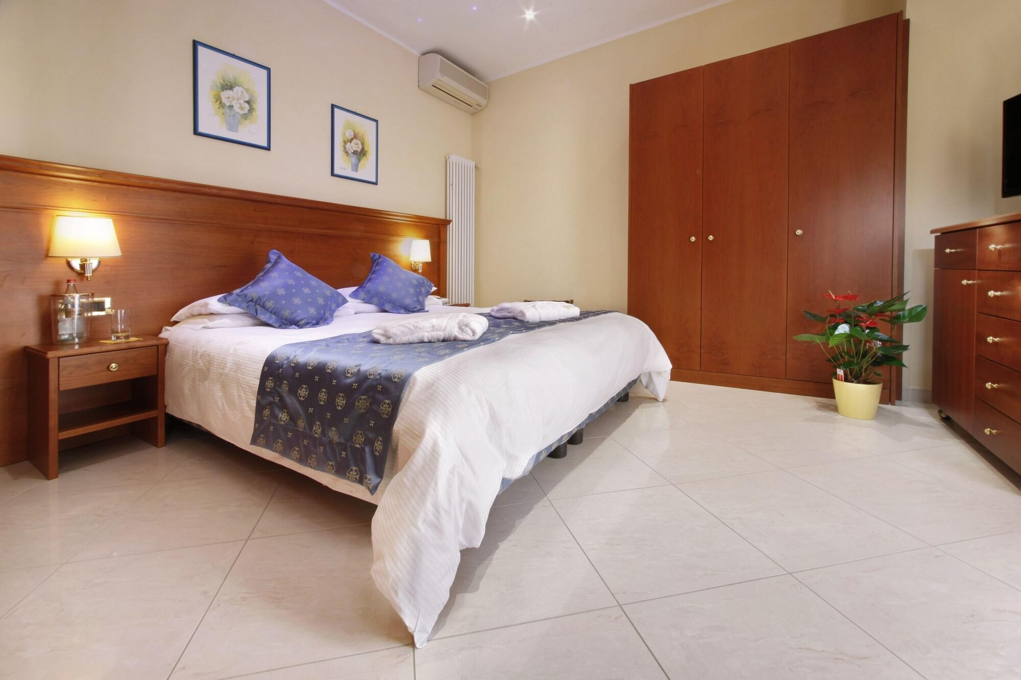 אלסיו Hotel Ristorante Toscana מראה חיצוני תמונה